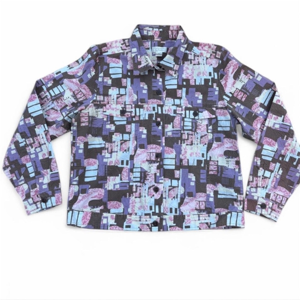 ⭐️3/$12⭐️ Abstract Patterned Shirt